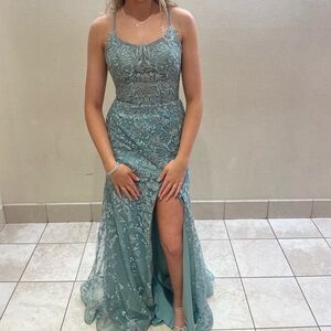 Elegant Lace Evening Gown in Teal